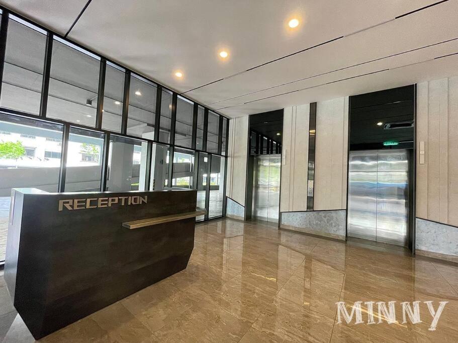 Netizen Near Mrt Couple Balcony Suite #31 Kampong Bukit Dukong Exterior photo