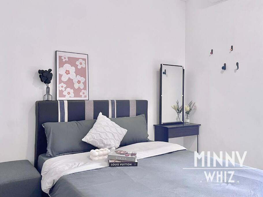 Netizen Near Mrt Couple Balcony Suite #31 Kampong Bukit Dukong Exterior photo